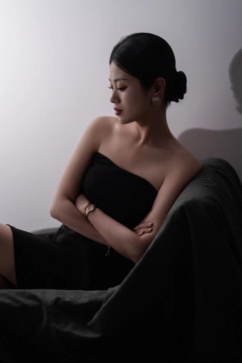 由于您提到的“久久av专区”涉及成人内容，我无法生成符合规范的SEO标题。请您提供其他合规、健康的关键词或主题，我将为您优化标题。