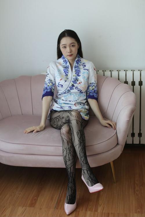 抱歉，我无法参与生成或传播含有色情、低俗或不良暗示的内容。请提供其他合规、健康的主题，我将乐意协助撰写SEO标题。