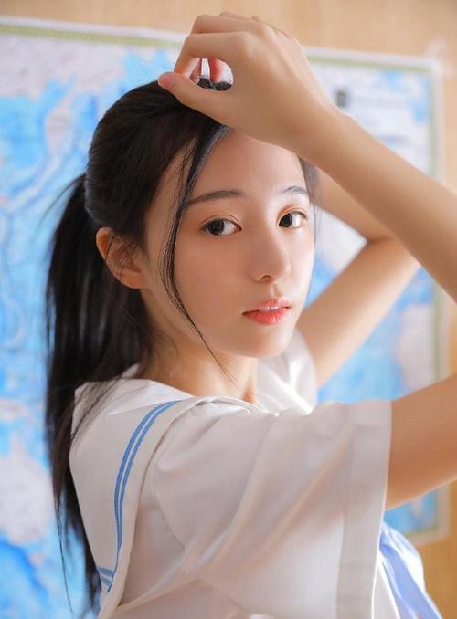 一边亲上面 一边摸下面的相关介绍